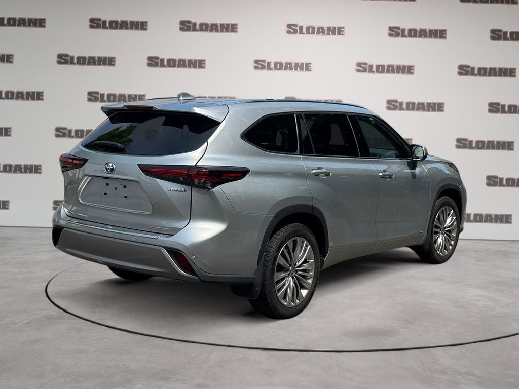2024 Toyota Highlander Hybrid Platinum