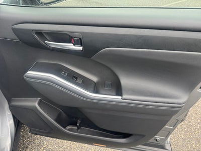 2025 Toyota Highlander XLE