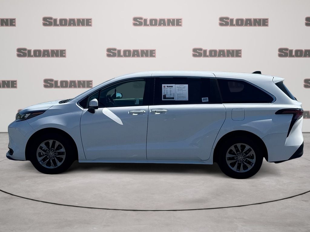 2024 Toyota Sienna LE 8 Passenger