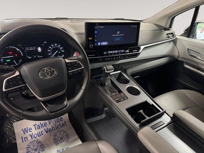 2025 Toyota Sienna XLE 8 Passenger