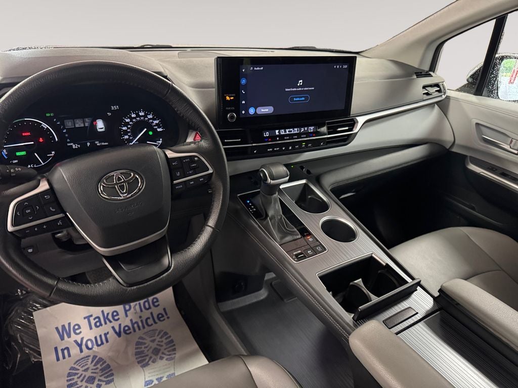 2025 Toyota Sienna XLE 8 Passenger
