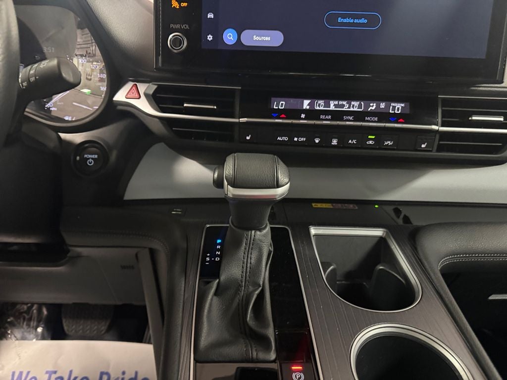 2025 Toyota Sienna XLE 8 Passenger