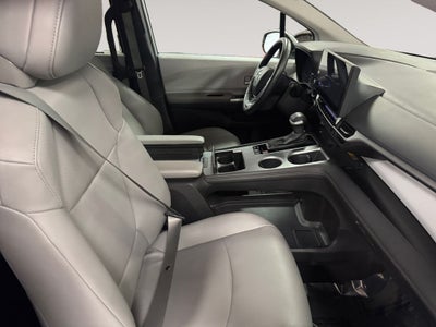 2025 Toyota Sienna XLE 8 Passenger