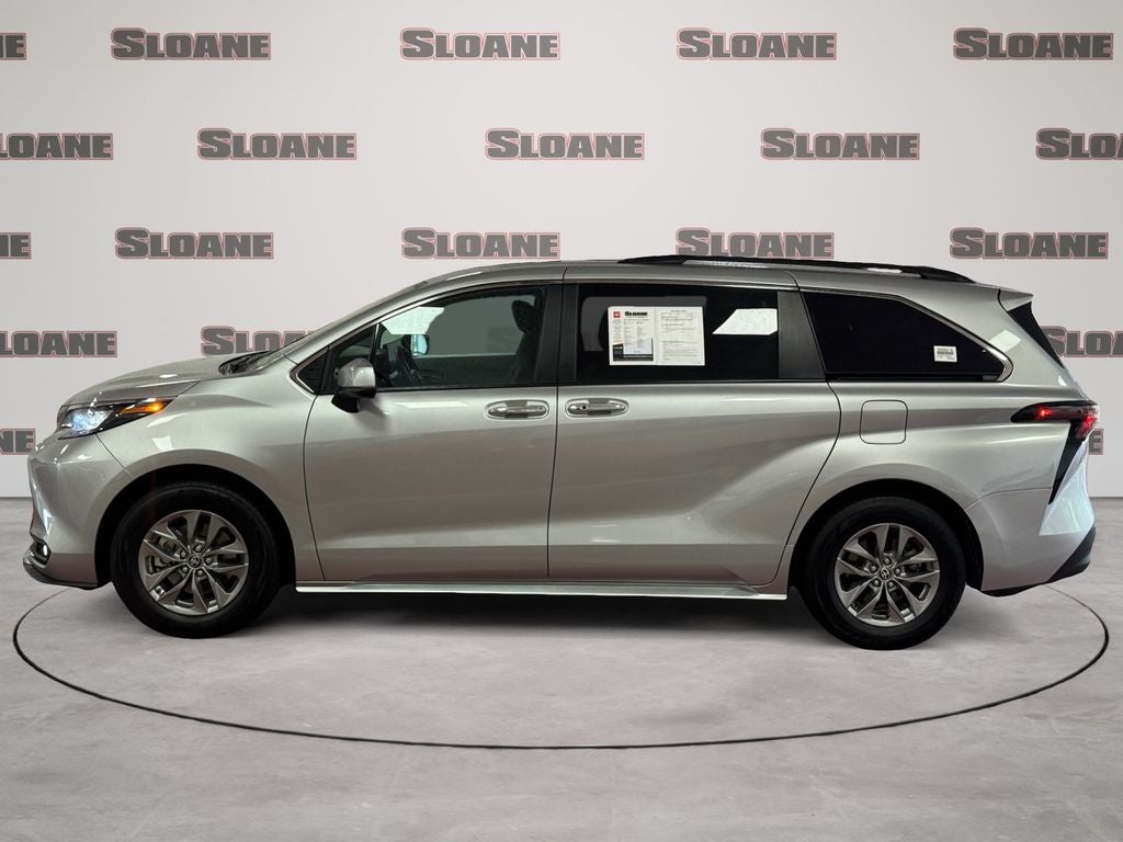 2025 Toyota Sienna XLE 8 Passenger