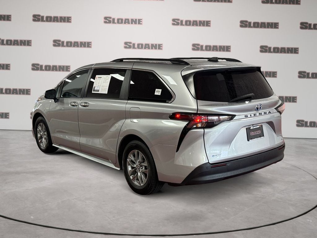 2025 Toyota Sienna XLE 8 Passenger