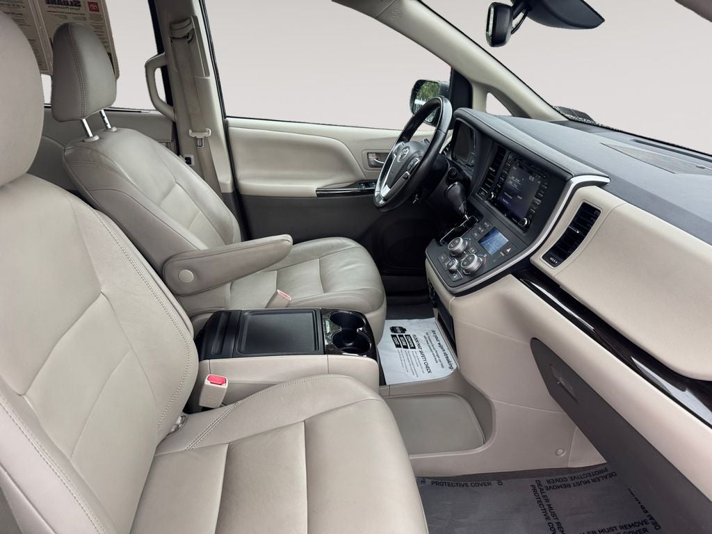 2020 Toyota Sienna XLE 8 Passenger