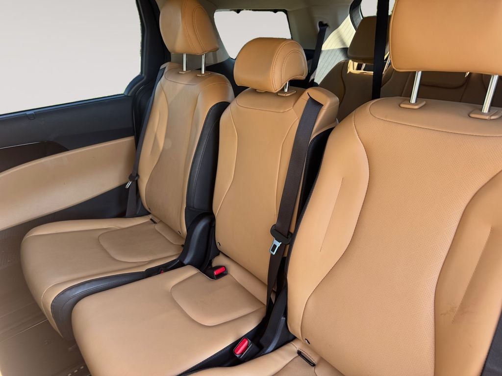 2022 Kia Carnival EX